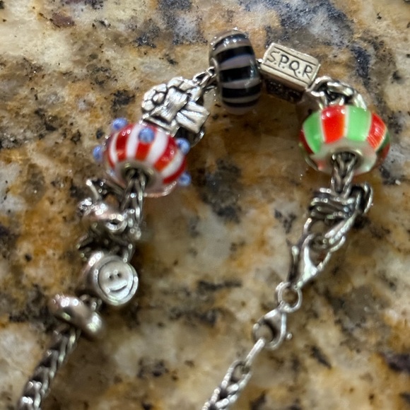 Rare & Retired Pieces.Beautiful bracelet with special charms. - Picture 3 of 16